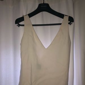 THE MAIYET COLLECTION V NECK SIZE 4 CREAM TOP✨